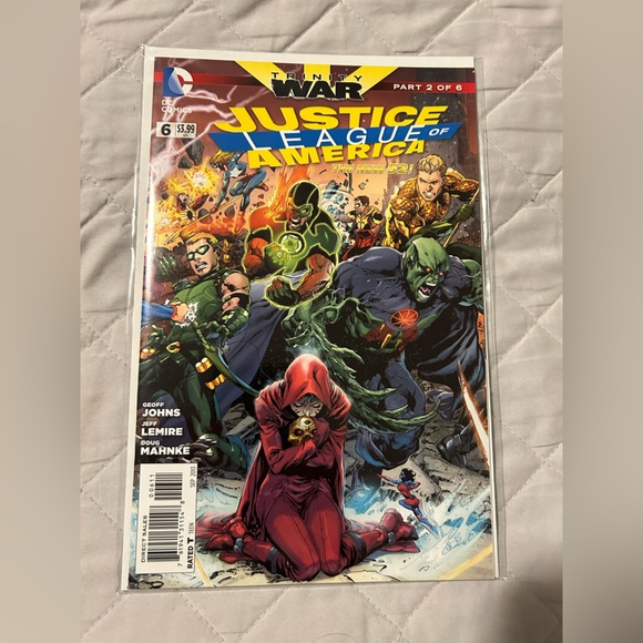 DC’S NEW 52 JUSTICE LEAGUE - Picture 3 of 7